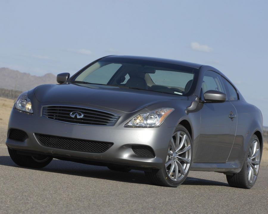  Infiniti G37 Coupe 2007 года  (фото 19 из 74)
